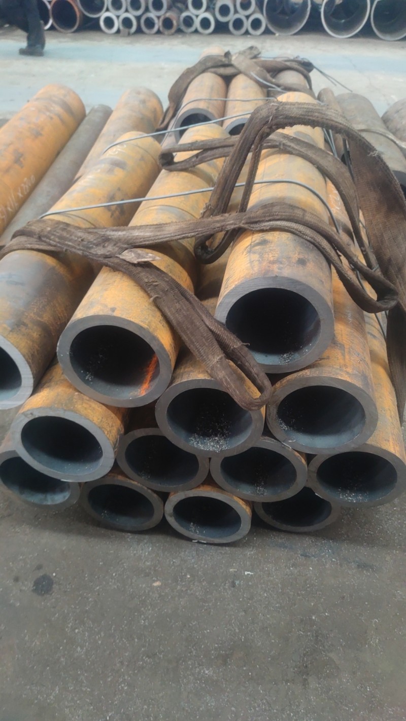 召陵召陵召陵15CrMoG无缝钢管切割